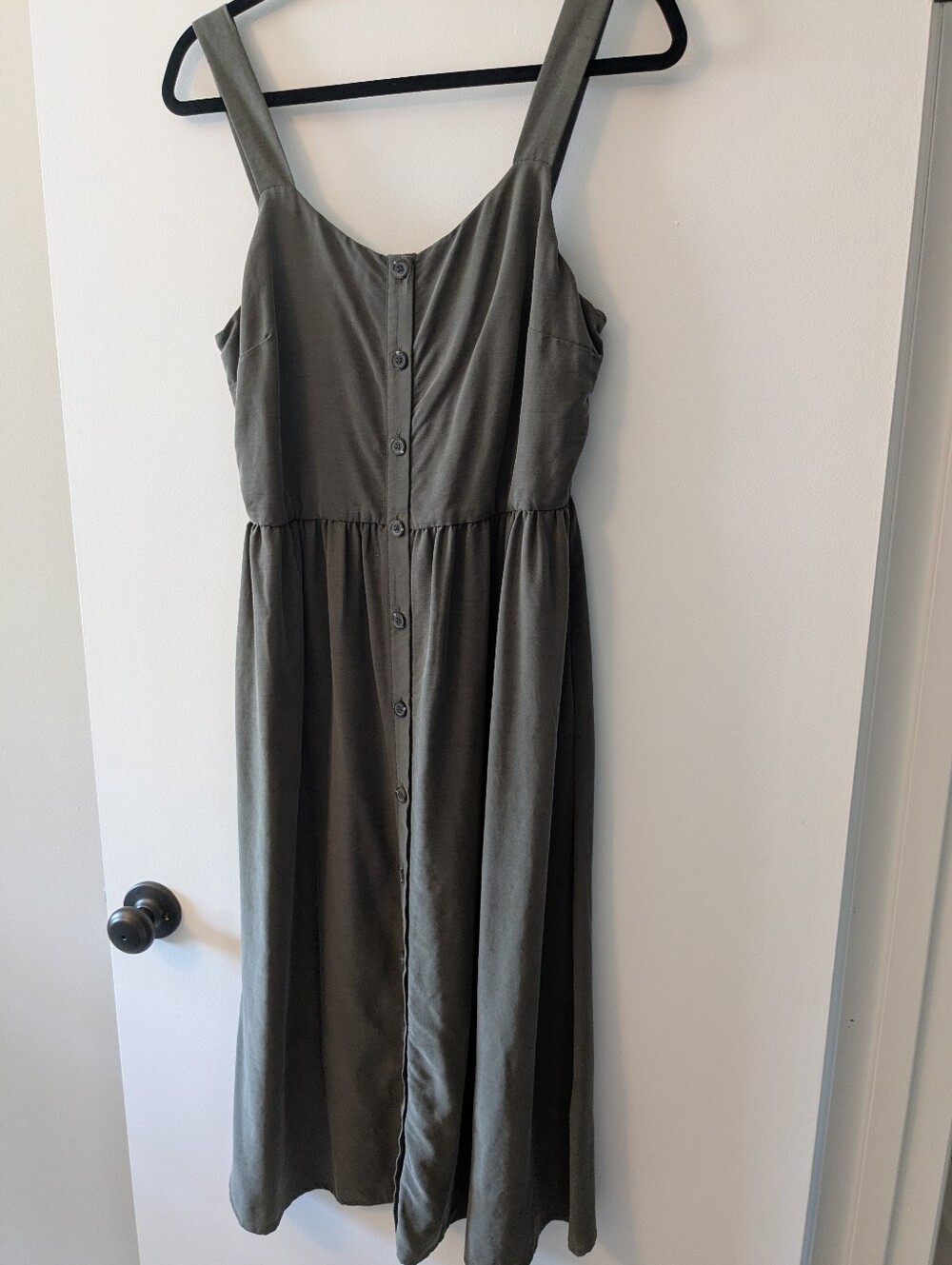 Nicole Miller Sleeveless Button Olive Green Midi Dress